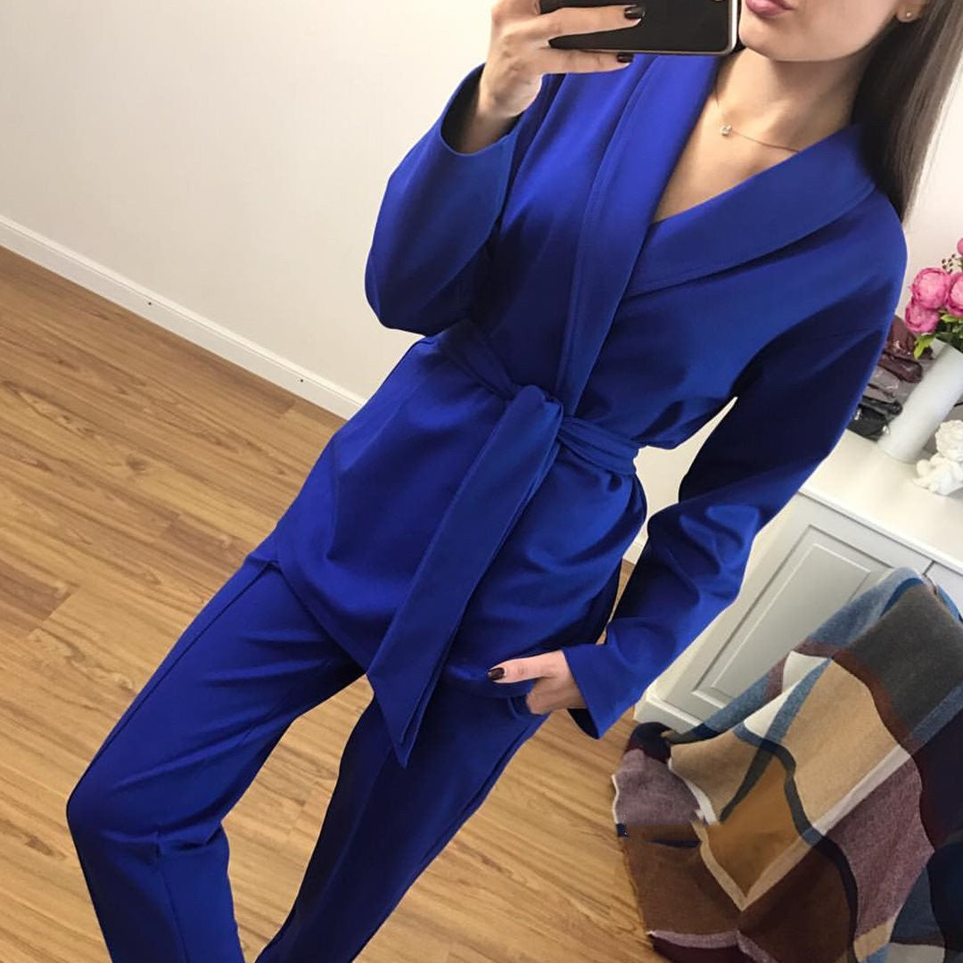 A suit of women fashion suits-Aria Doejay