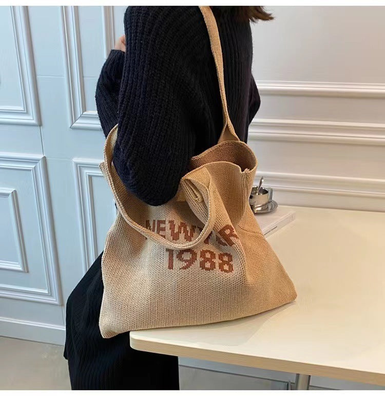 Fashion Large Capacity New Hand-carrying Knitted Bag