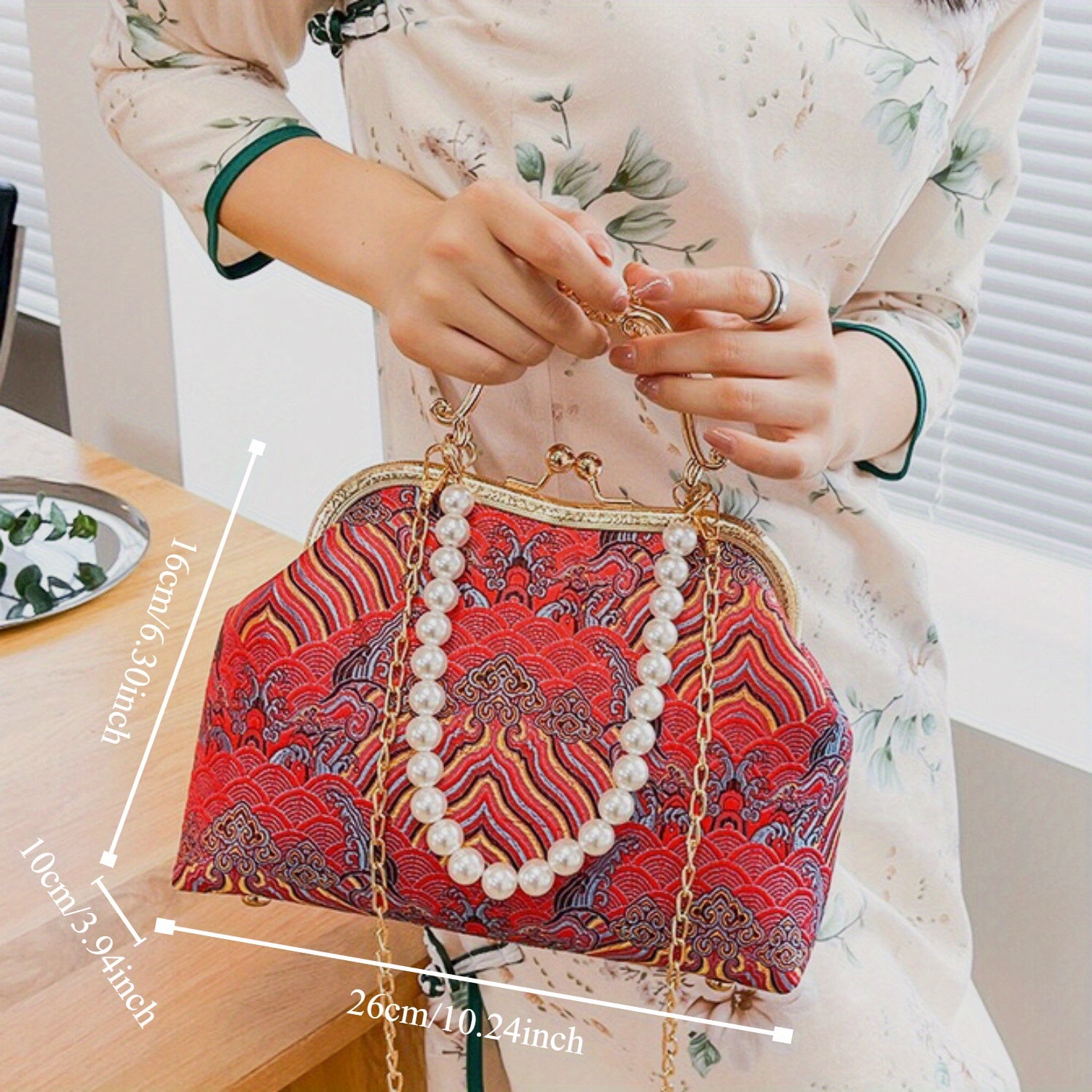 Vintage lace crossbody bag Large capacity tote Cheongsam Dinner Bag Pearl shoulder bag suitable for daily evening parties family gatherings