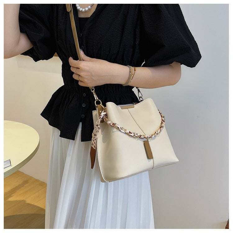 Fashion Big Bag Casual Women's Bag Fashion Retro Characteristic Messenger Bag Silk Scarf Portable Bucket Bag