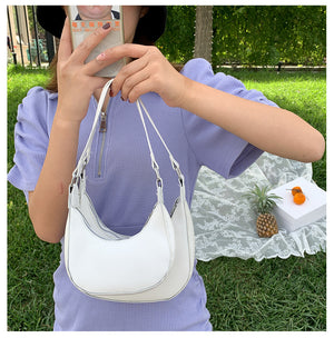 Chain underarm saddle bag