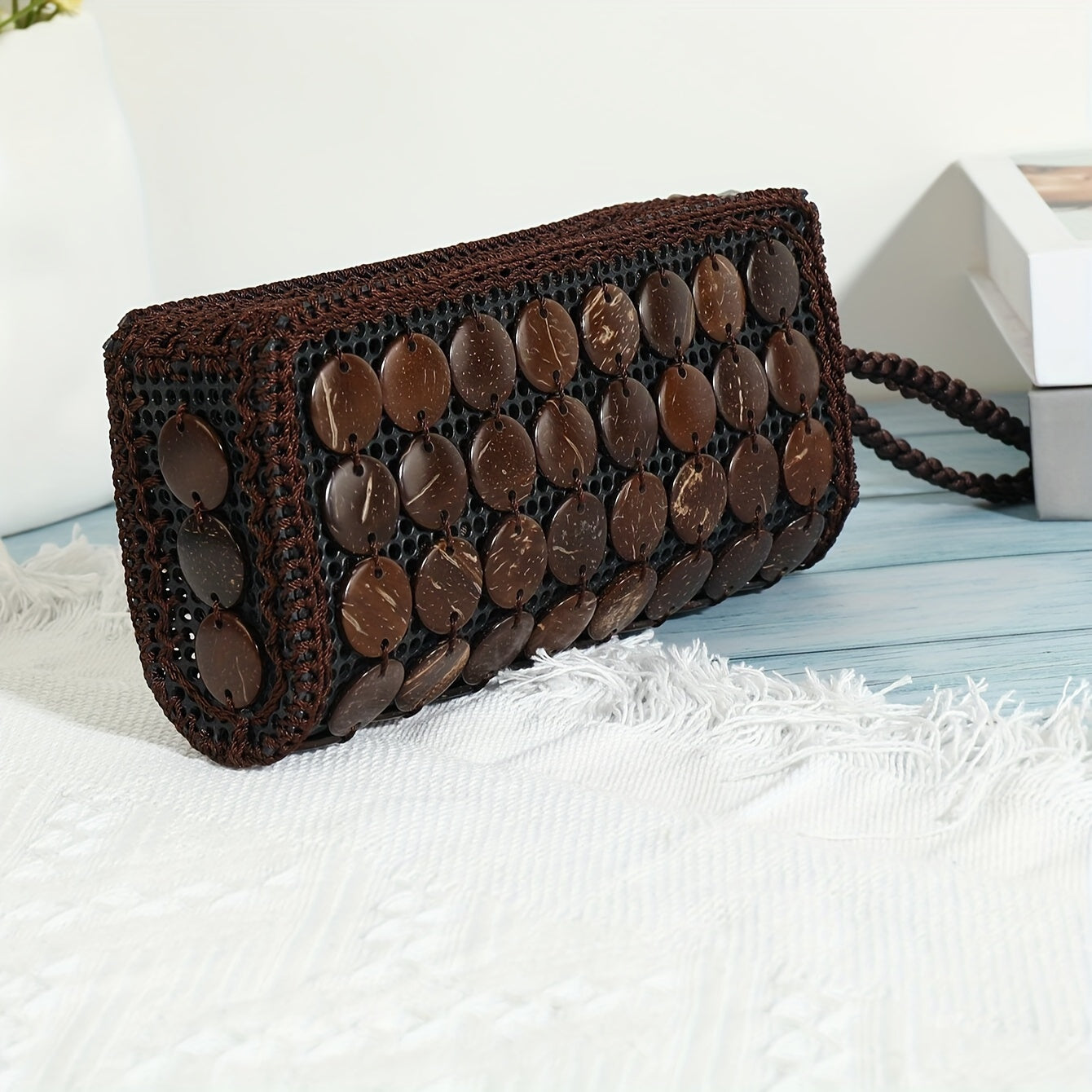 Vintage Chic Coconut Shell Clutch Purse - Retro Ethnic Style Wristlet with Wallet, Unique Handcrafted Design, Women's Fashion Accessory for Evening Outings & Daily Use