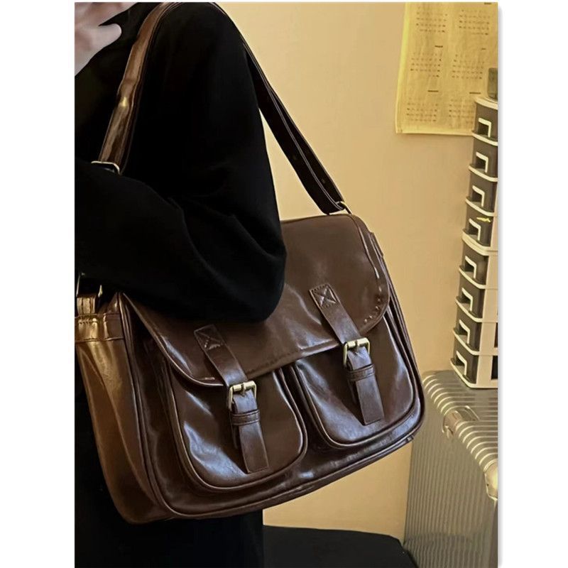 Chestnut Brown Oil Wax Leather Large Capacity Crossbody Postman One-shoulder Bag