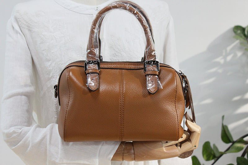 Leather retro art shoulder bag