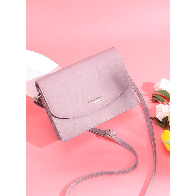 Magnetic crossbody bag