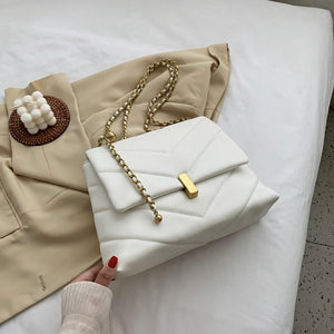 Chain shoulder bag