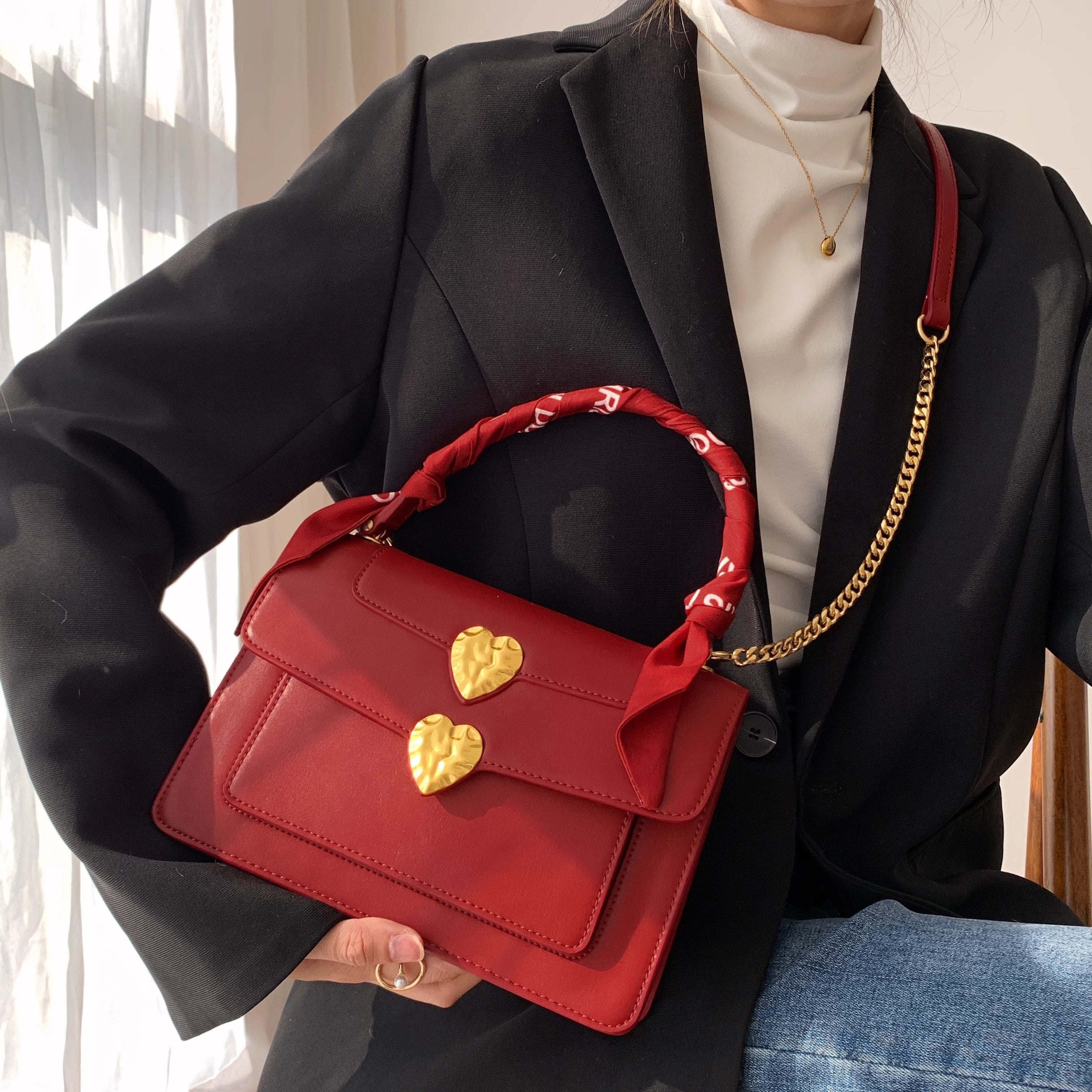 Elegant Red PU Leather Crossbody Bag with Magnetic Closure and Polyester Lining, Chic Solid Color Shoulder Handbag with Edge Paint Detail and Heart-Shaped Accents