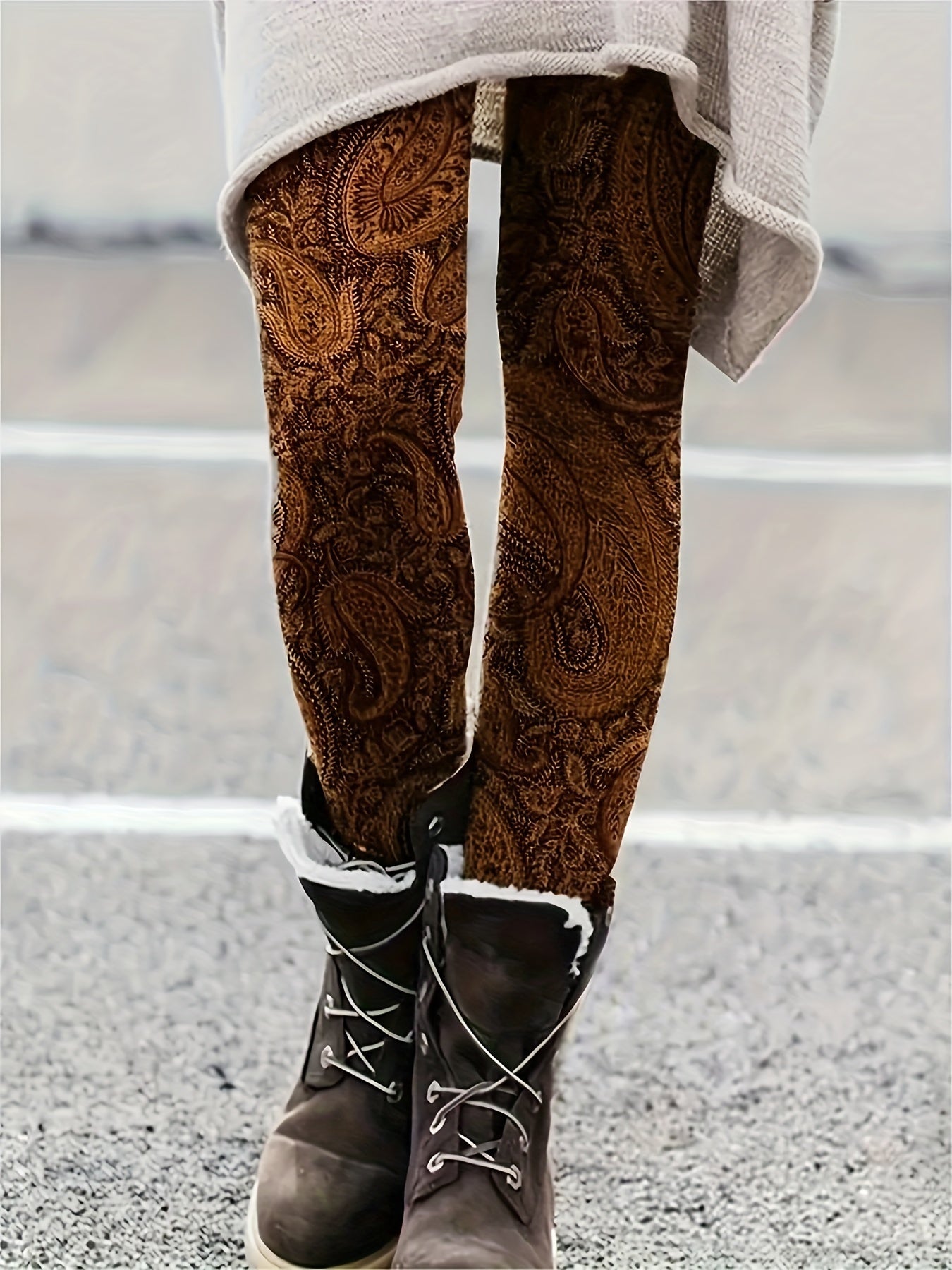 Elegant Plus Size Paisley Print Leggings - Stretchy, High-Waist, Machine Washable - Perfect for All Seasons